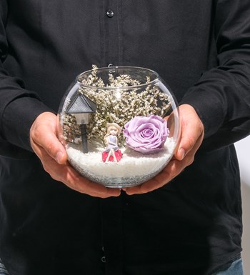 Teraryum Solmayan Gül Işıklı Tatlı Kız görsel 4
